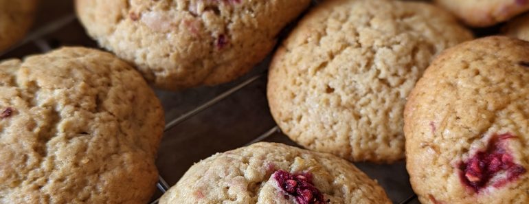 How to make Rhubarb and Raspberry Cookies