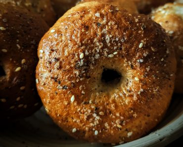 How to make Easy Homemade Bagels