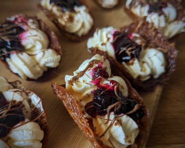 How To Make Blackcurrant & Cream Brandy Snap Boats