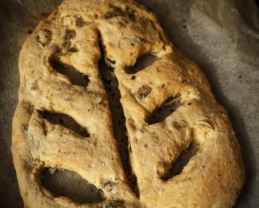 How to make Olive Fougasse Bread