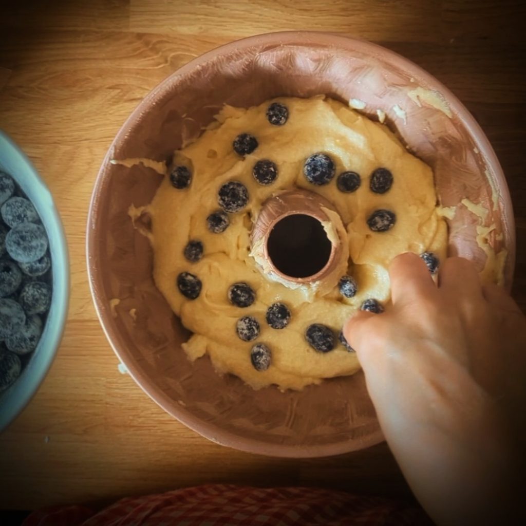 how to make a blueberry bundt cake