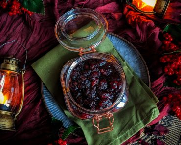 Easy 3 Ingredient 10 minute Cranberry Sauce