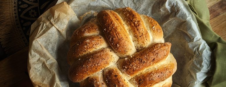 How to make Salt and Pepper Braided Bread