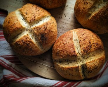 How To Make Poppy Seed Bread Rolls with a Honey Glaze!