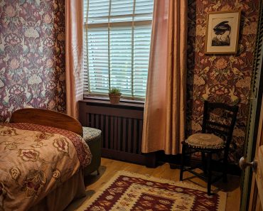 How To Create A Teen Girls Victorian Bedroom On A Budget!