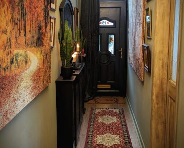 How To Decorate A Narrow Victorian Hallway